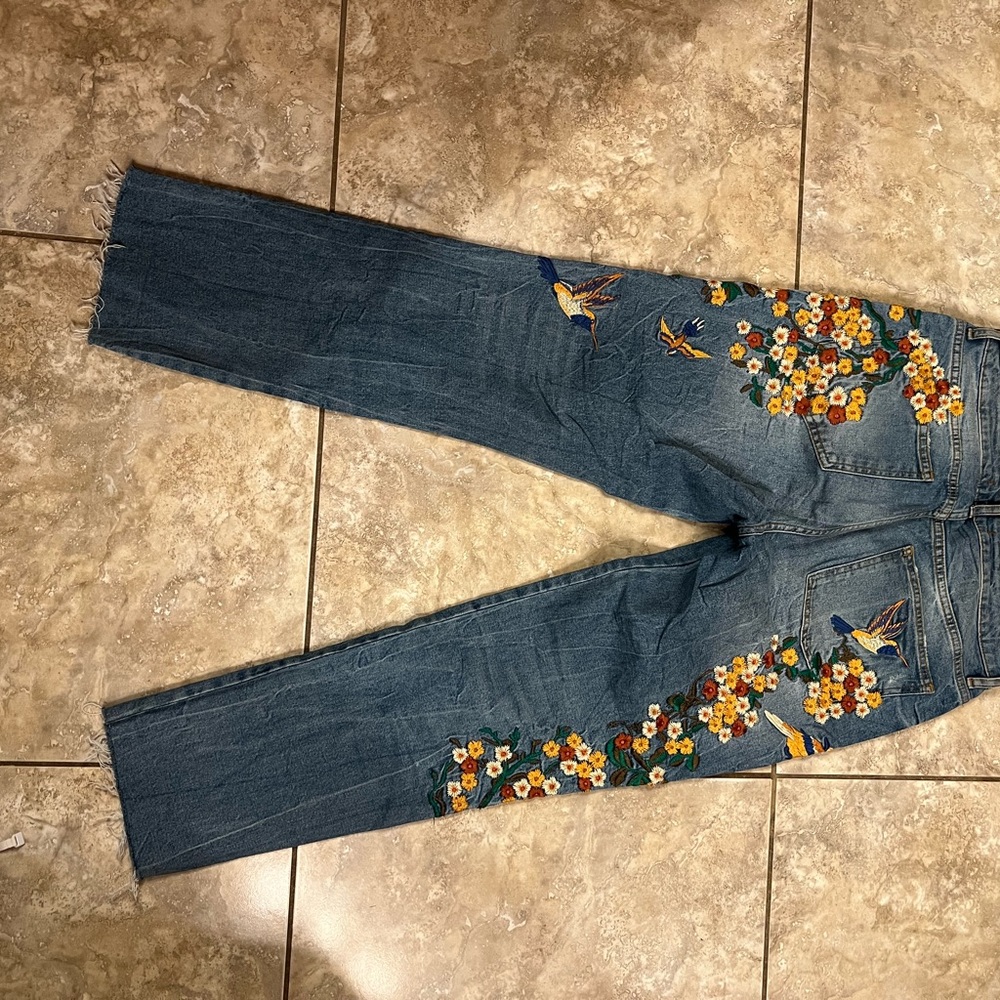 Free people size 29 jeans with detail